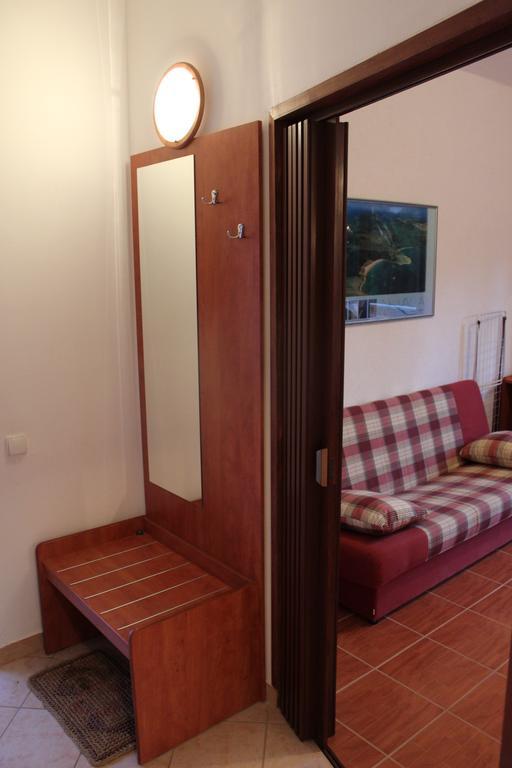 Apartments Marszalek Novalja Pokoj fotografie