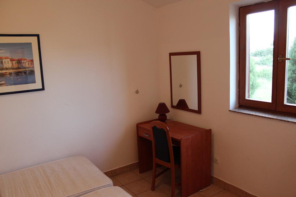 Apartments Marszalek Novalja Pokoj fotografie