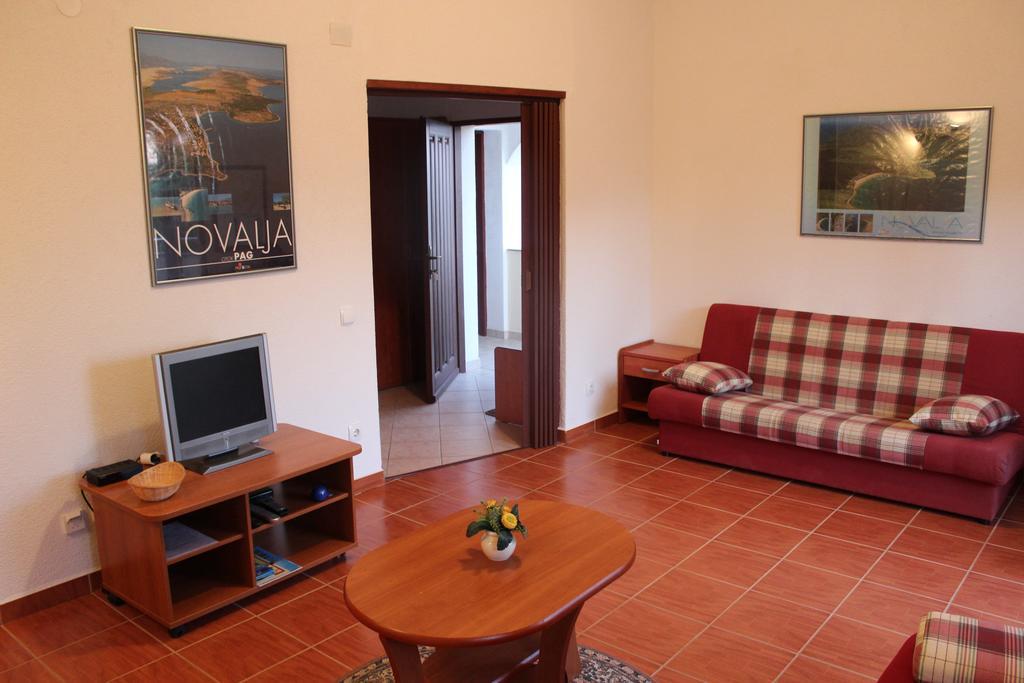Apartments Marszalek Novalja Pokoj fotografie