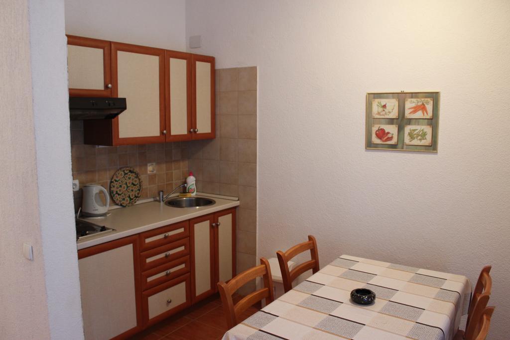 Apartments Marszalek Novalja Pokoj fotografie